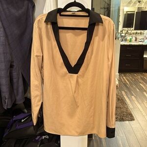 Tan‎ and black long sleeve blouse.